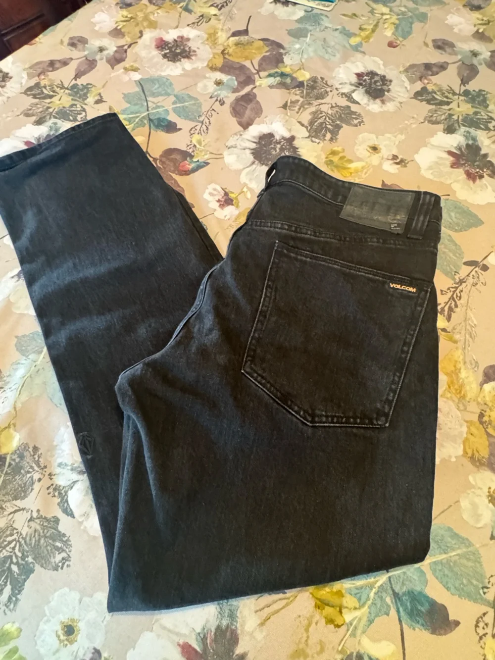 Volcom Men's Black Solver Modern Straight Jeans Size 34/30